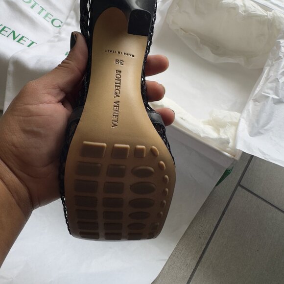 NWT BOTTEGA VENETA MESH BLACK PUMP - Picture 12 of 13